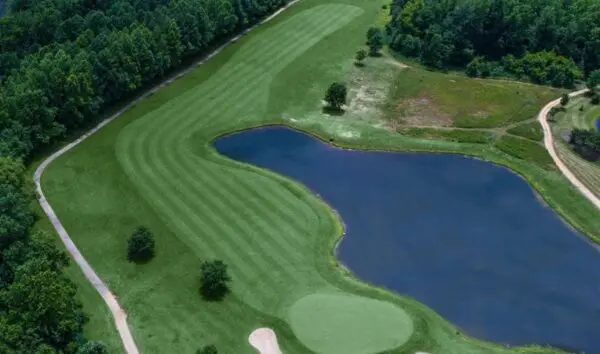 Strategies for playing with many doglegs in golf 1 dogleggs in golf