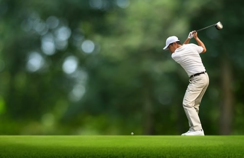 afrontar golpes en golf